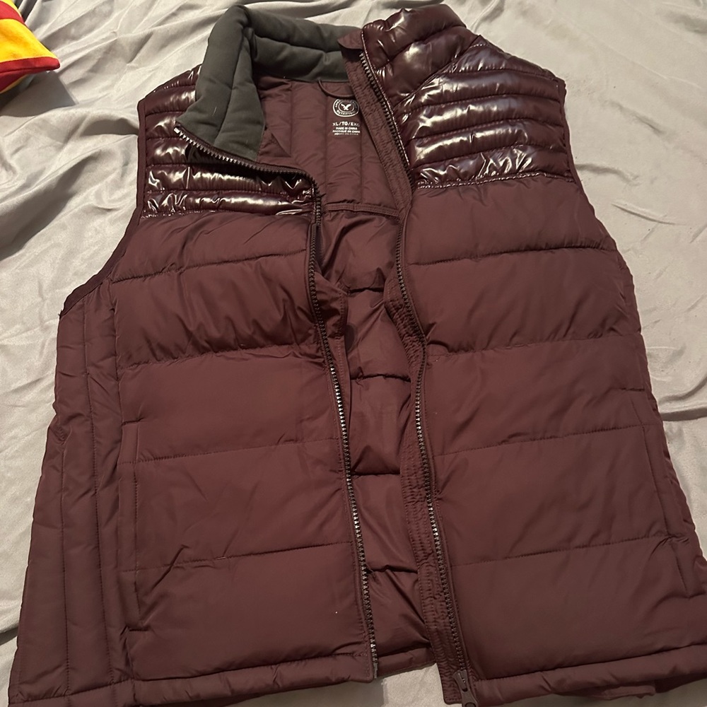 Burgundy vest AMERICAN EAGLE